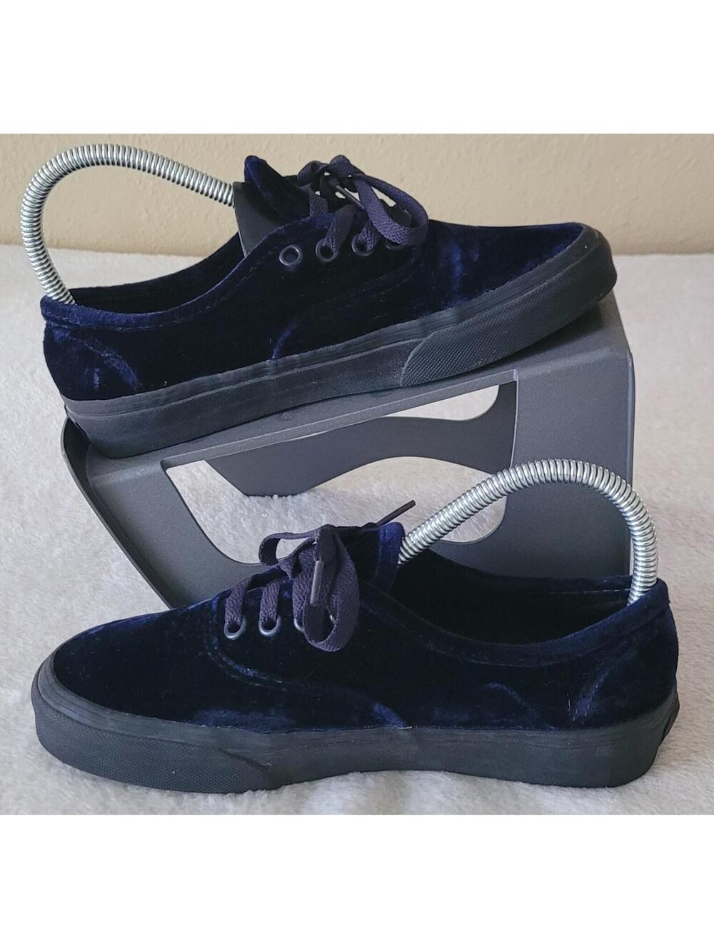 Vans Off The Wall Deep Blue Velvet Lace Up Shoes Size Women's Size 6 Men's 4.5